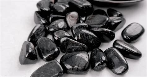 Hypersthene Stone: 10 Extraordinary Benefits, 25 Healing Properties, and 8 Uses