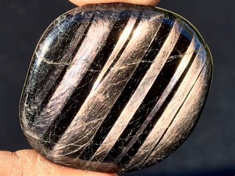 Hypersthene Stone: The Shimmering Gem with Unparalleled Properties