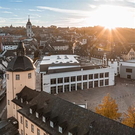 Ihr Weg zur Exzellenz mit Riads führendem Perückenladen