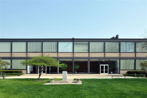 Illinois Institute of Technology Architecture: A Campus of Modern Architectural Marvels