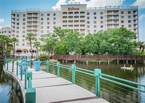 Immerse Yourself in Opulence at Hilton Carillon Park Hotel