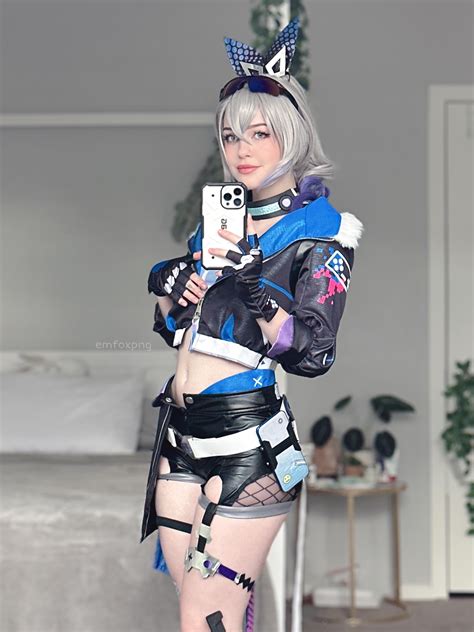 Immerse Yourself in the Enchanted World of Silver Wolf Cosplay