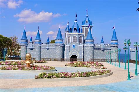 Immerse Yourself in the Magic of Theme Parks