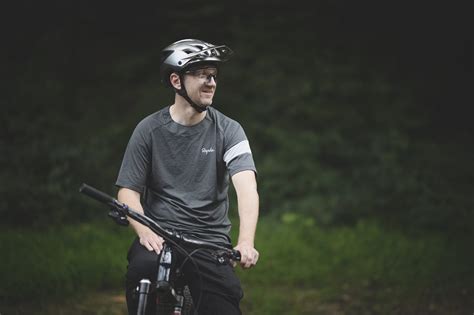 Importance of Choosing the Right Mountain Bike Shirts Men's