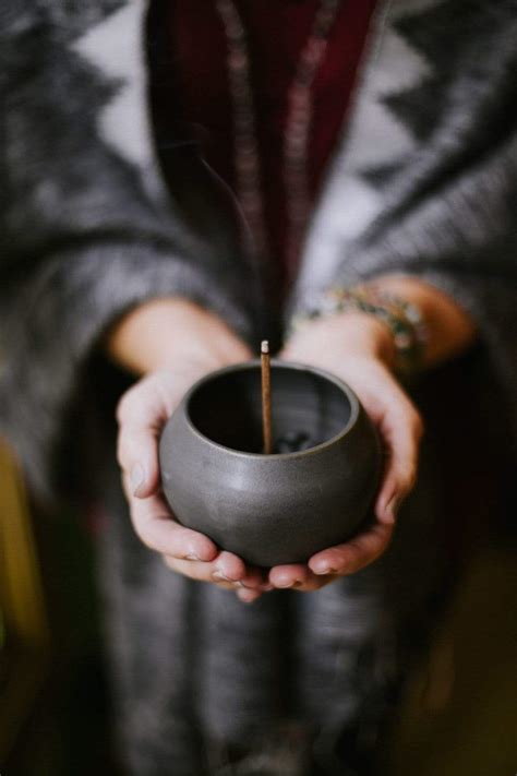 Incense Burner Bowl: A Sensory Oasis for Relaxation, Spirituality, and Home Decor