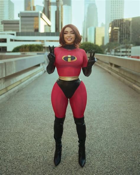 Incredible Cosplay: Embracing the Power of Superhero Style