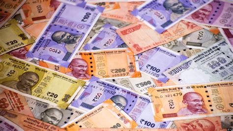 Indian Rupee vs US Dollar: A 2025 Forecast