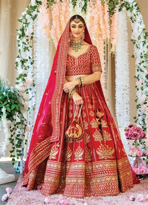 Indian Wedding Dress: Explore the Dazzling Array of 7 Majestic Styles