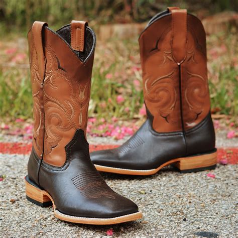 Inexpensive Cowgirl Boots: A Guide to Finding Affordable Western Footwear