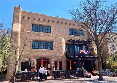 Inn of the Anasazi Bar: A Refined Oasis in the Heart of Santa Fe