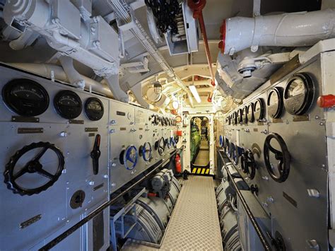 Inside Submarines Inside Military Machines