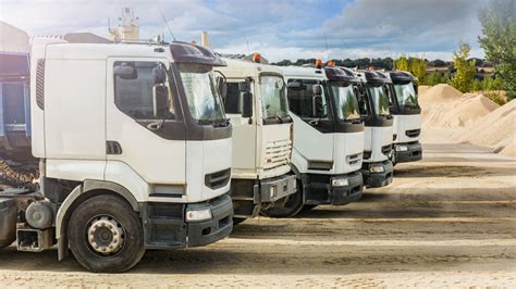 Insurance for Semi Trucks: 18 Ways to Protect Your Fleet