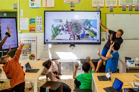 Interactive Virtual Classrooms: