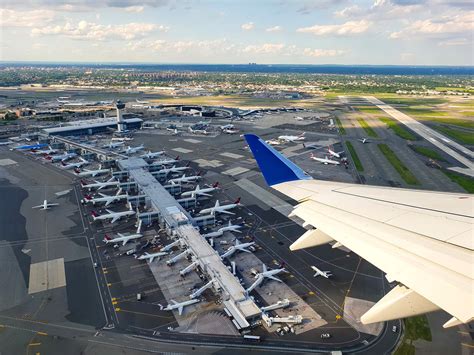 International Airport in New York: JFK, LGA, EWR