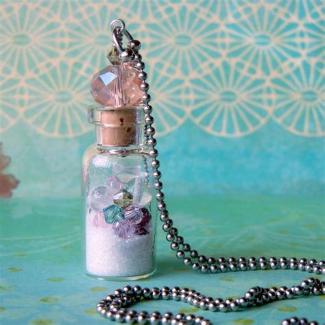 Introducing Necklace Vials: The Versatile Accessory