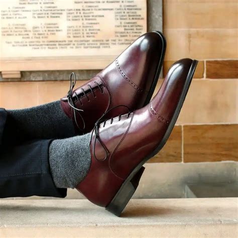 Introduction: Unveil the Allure of Burgundy Shoes