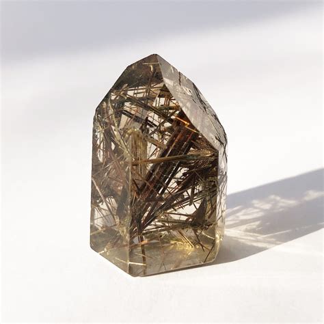 Introduction: Unveiling the Mystical Allure of Rutilated Smoky Quartz