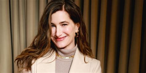 Introduction to Kathryn Hahn's Career and Success