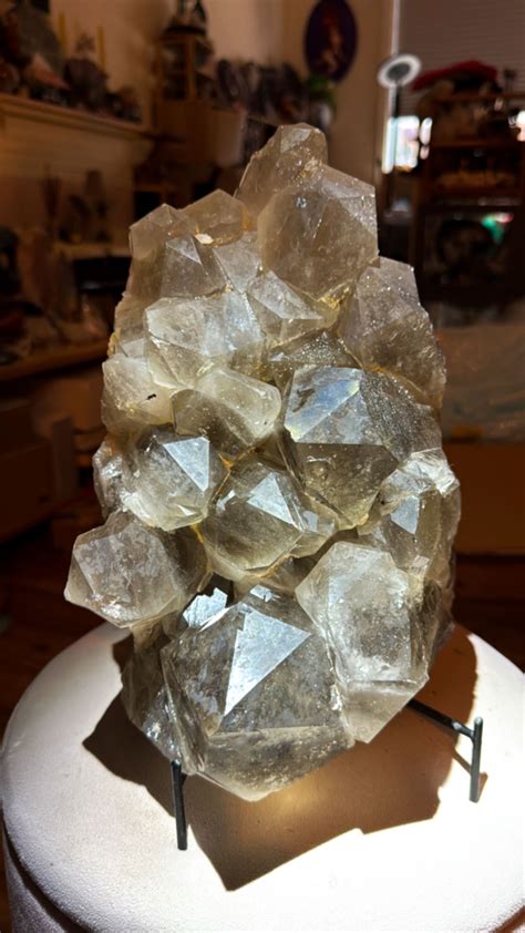 Iron Quartz: The Ultimate Stone for Protection and Grounding