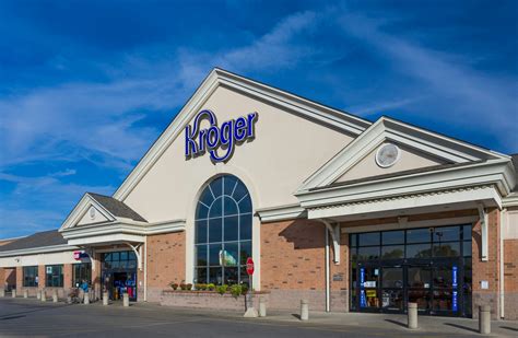 Is Kroger open on Thanksgiving?