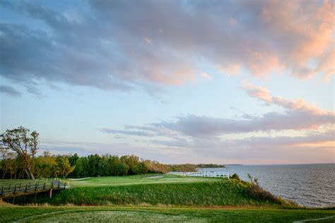 Islands End Golf Course: A Golfer's Paradise with 18 Holes of Championship Bliss