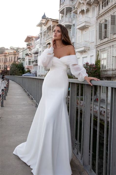 Ivory Bridal Dresses: A Symbol of Elegance and Refinement