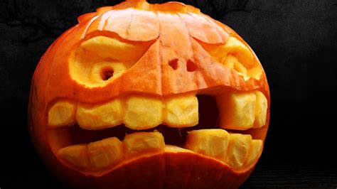 Jack-O'-Lantern Carving Extravaganza: An Ultimate Guide to the Edible Masterpieces