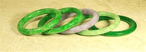 Jade Bangle Singapore: The Ultimate Guide to Buying, Wearing, & Caring for Your Prized Possession