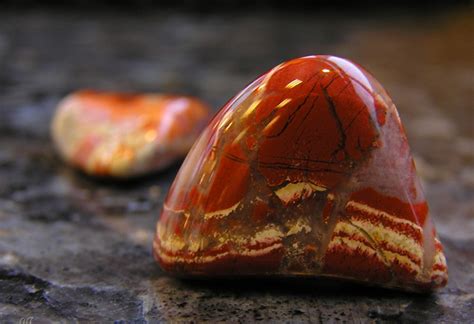 Jasper Agate: The Stone of Strength and Determination