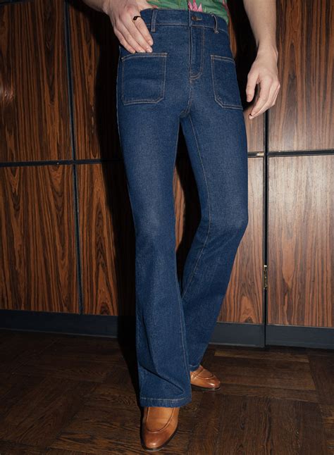 Jeans with Front Pockets: A Timeless Style That's More Functional Than Ever