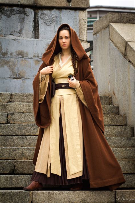 Jedi Clothing: A Guide to the Iconic Outfits of Star Wars