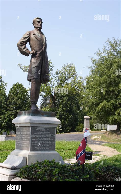 Jefferson Davis' Grave: A Symbol of Confederate Legacy and Division