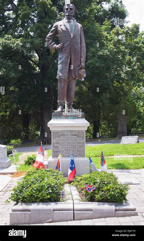 Jefferson Davis' Grave: Socioeconomic Impact