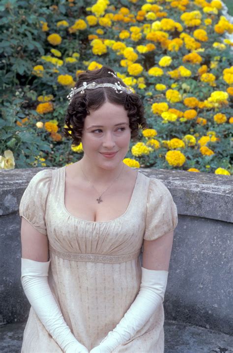 Jennifer Ehle as Elizabeth Bennet