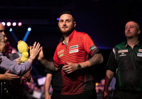 Joe Cullen: Carving a Niche in the Elite Darts Arena