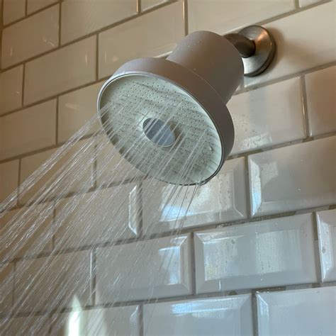 Jolie Shower Head: Durability and Resistance to Chipping