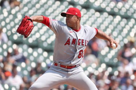 José Quintana: A Reliable Lefty in the MLB