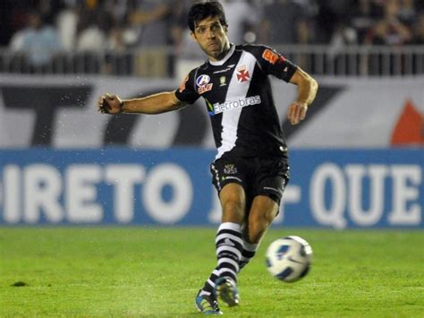 Juninho Pernambucano: O Maior Artilheiro de Falta do Mundo