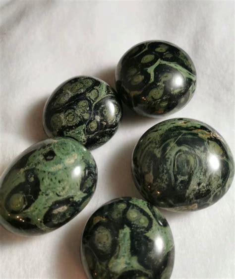 Kambaba Jasper: Embracing the Ancient Earth's Embrace