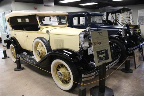 Kansas City Automotive Museum Olathe: 10,000+ Car Heaven