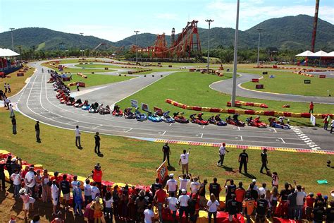 Kartodromo Beto Carrero: Corridas de Kart para Todas as Idades