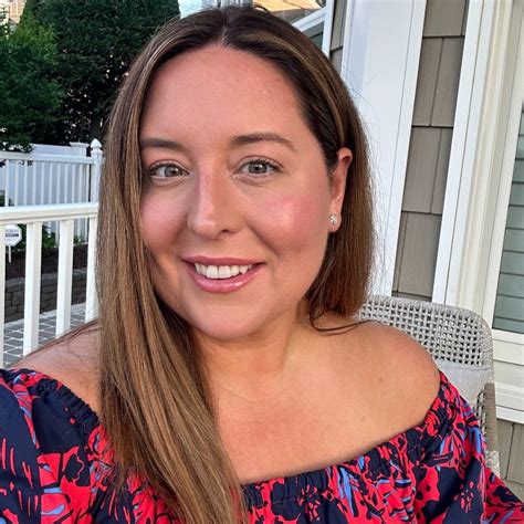 Katherine Curtin: Moody's Senior Credit Officer