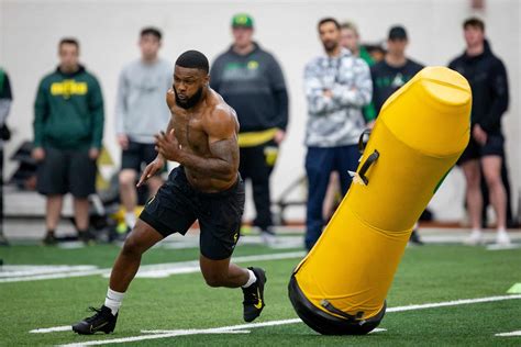 Kayvon Thibodeaux: A Comprehensive Guide to the Oregon Pass Rusher