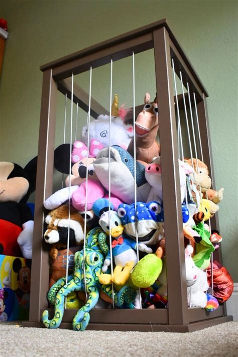 Keeps toys organized and out of the way: