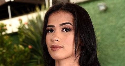 Kelly Oliveira Biografia Wikipedia