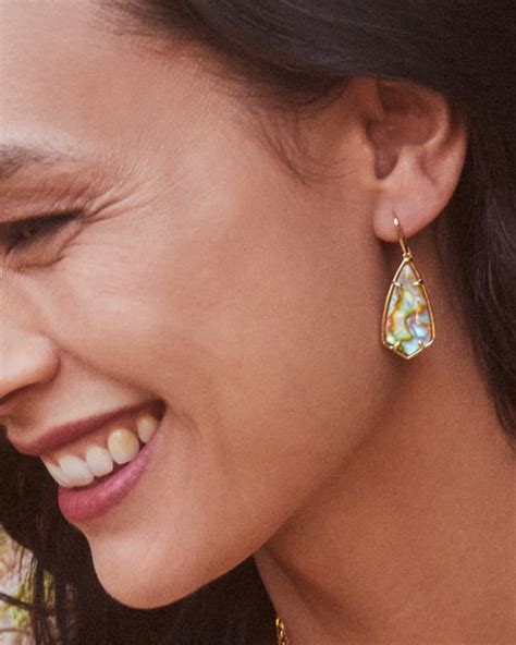 Kendra Scott Earrings: Ultimate Guide to Sale, Styles, and Savings