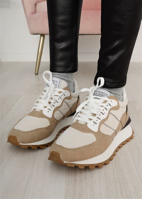 Key Characteristics and Benefits of Beige Sneakers for Women