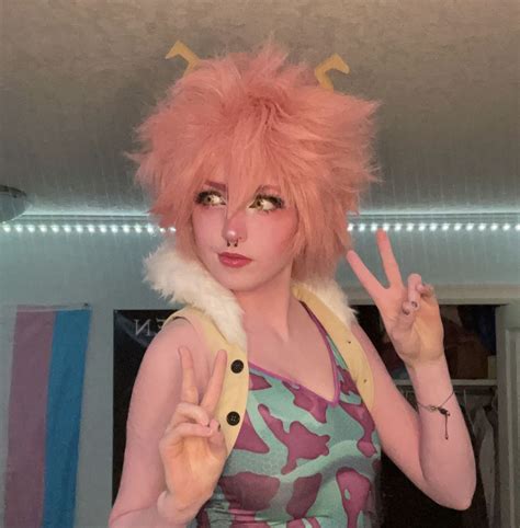 Key Elements of Mina Cosplay