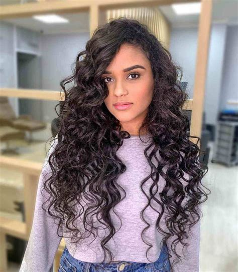 Key Factors to Consider for Wavy Black Hair