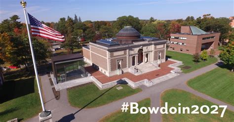 Key Features of Bowdoin New Student Orientation: